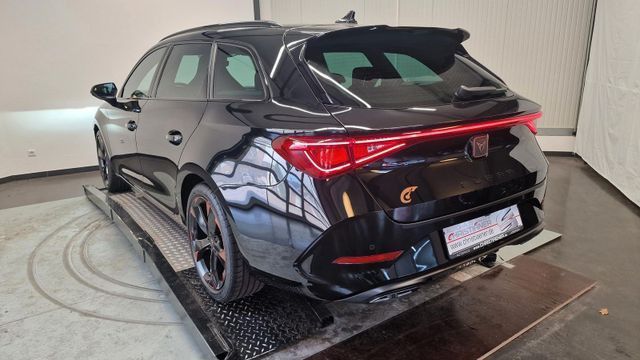Seat Leon Sportstourer 1.5 eTSI Navi/ Panorama/ AH...