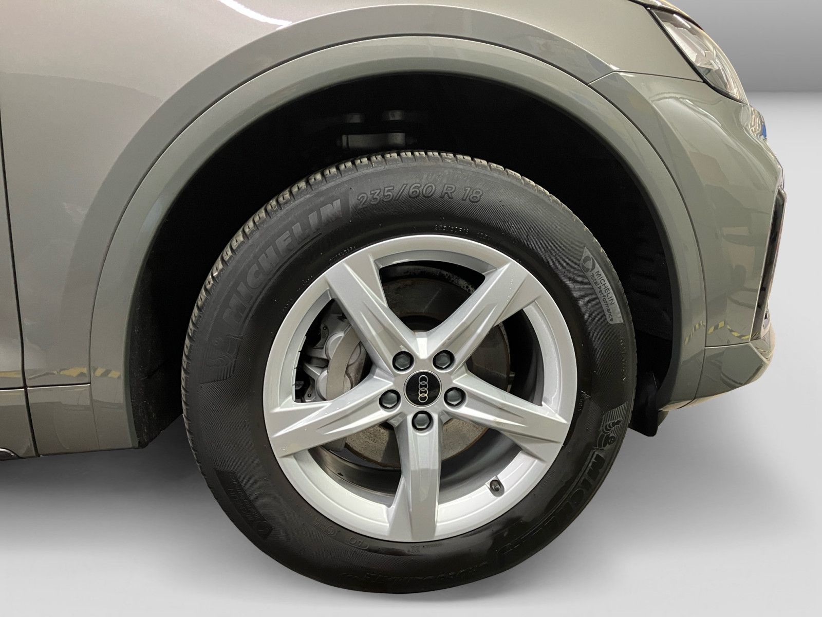 Audi Q5 40 TDI quattro S line - Samsaru's Car Outlet