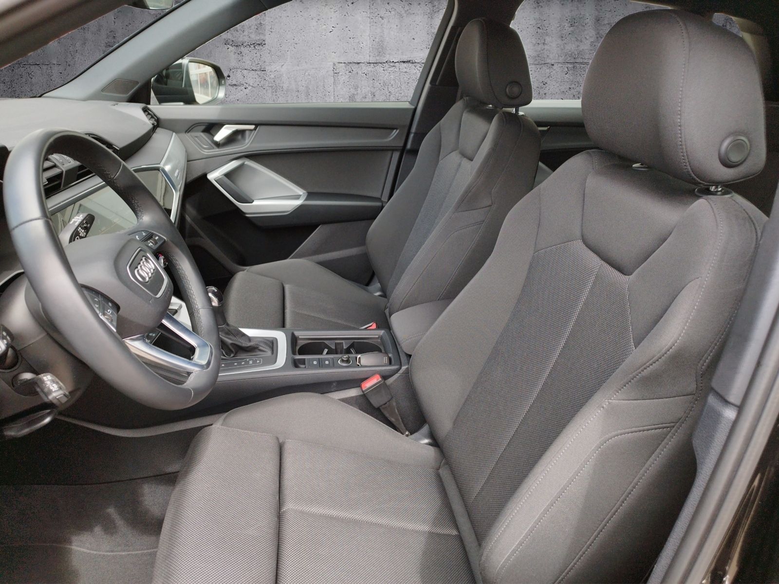 Audi Q3 S line 35 TDI quattro S-tronic - Samsaru's Car Outlet