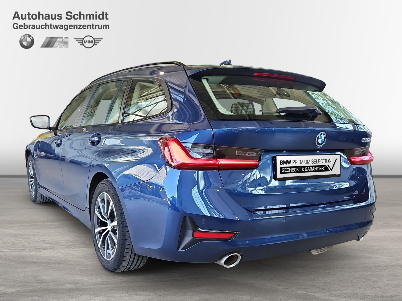BMW 330e Touring Advantage - Samsaru's Car Outlet