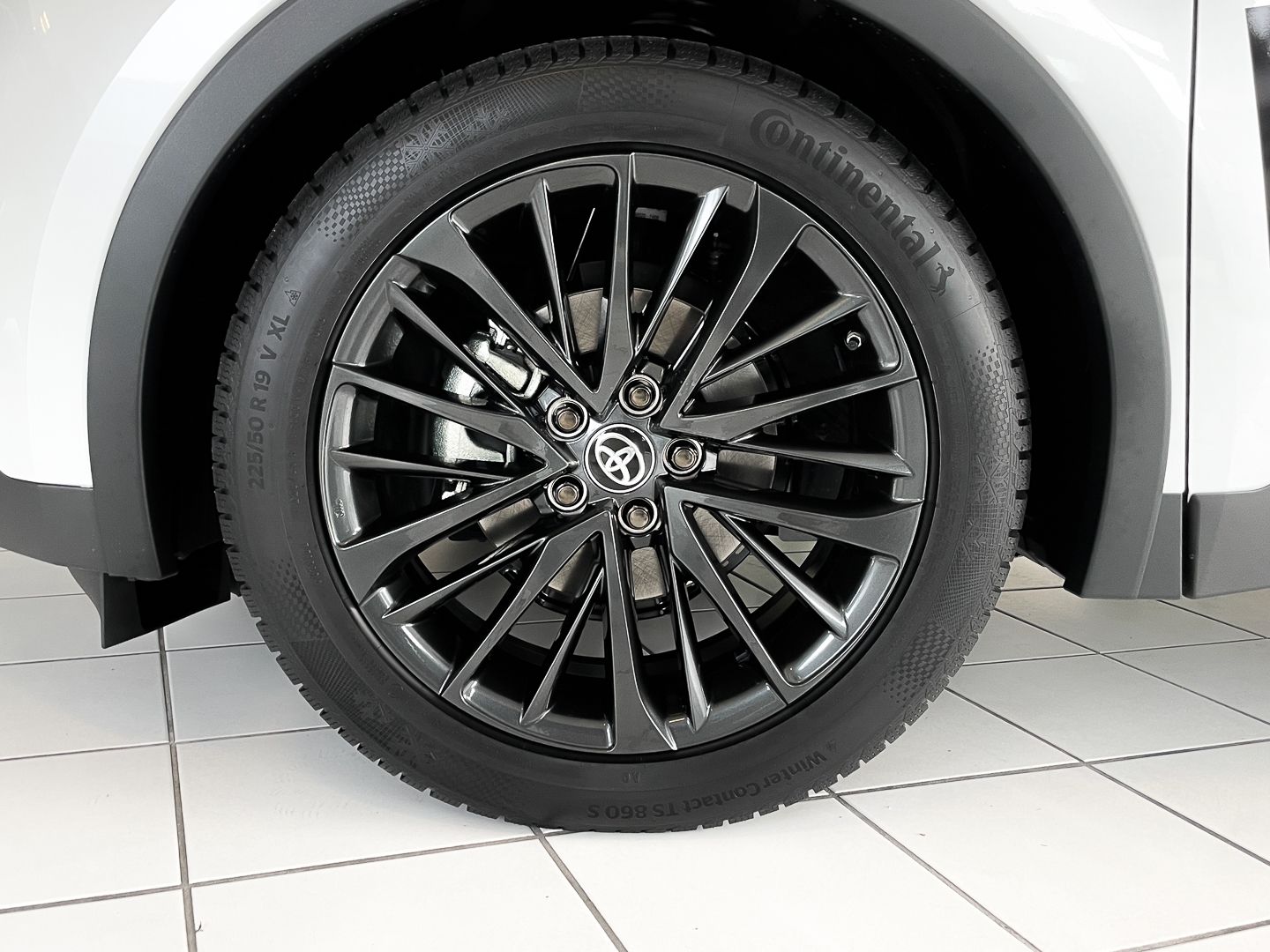 Toyota C-HR Hybrid - Samsaru's Car Outlet