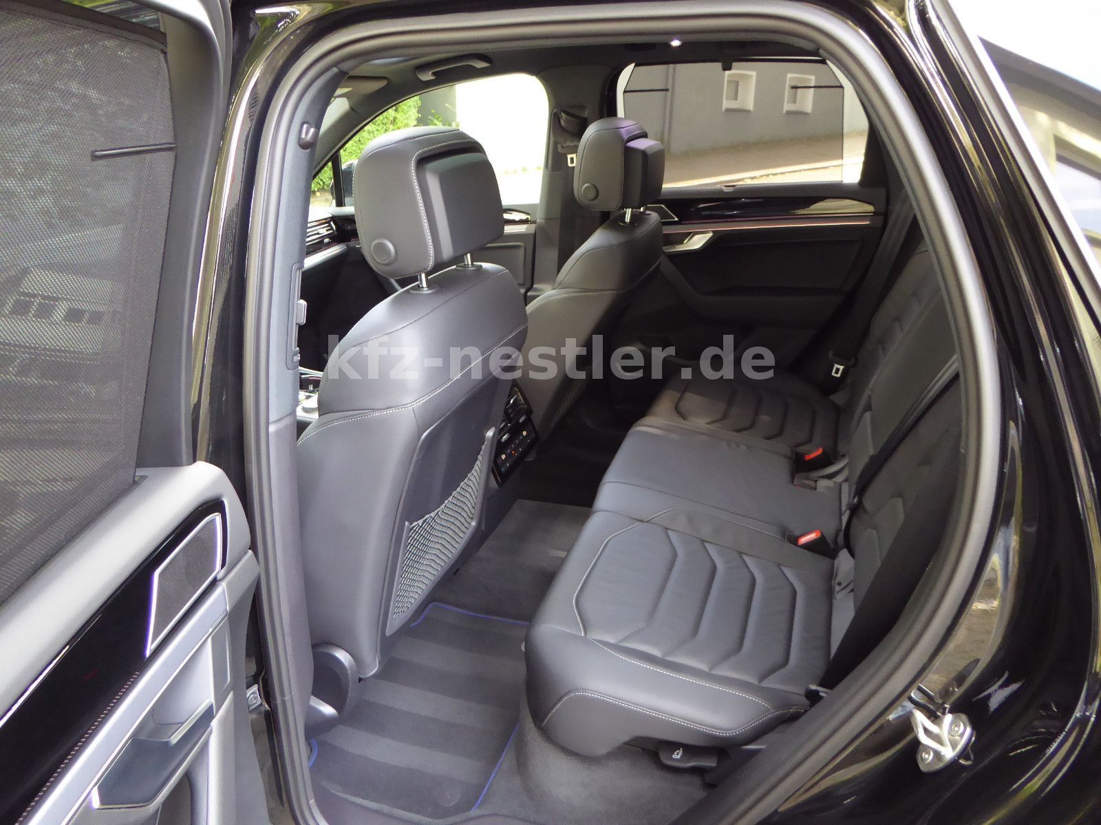 Volkswagen Touareg R eHybrid Pano/21"/AHK/HUD/Dynaudio/ACC