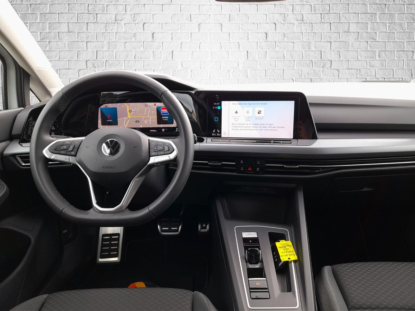 Volkswagen Golf Active 1.5 eTSI - Samsaru's Car Outlet