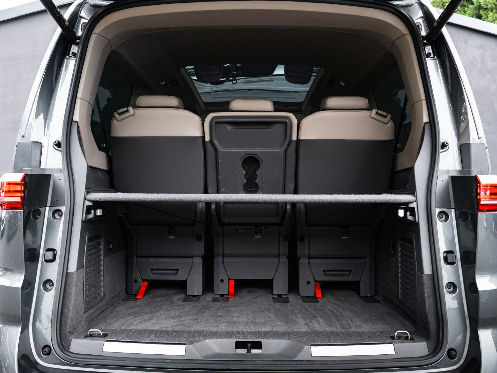 Volkswagen T7 Multivan LANG 100% VOLL TSDHZG LEDER PANO