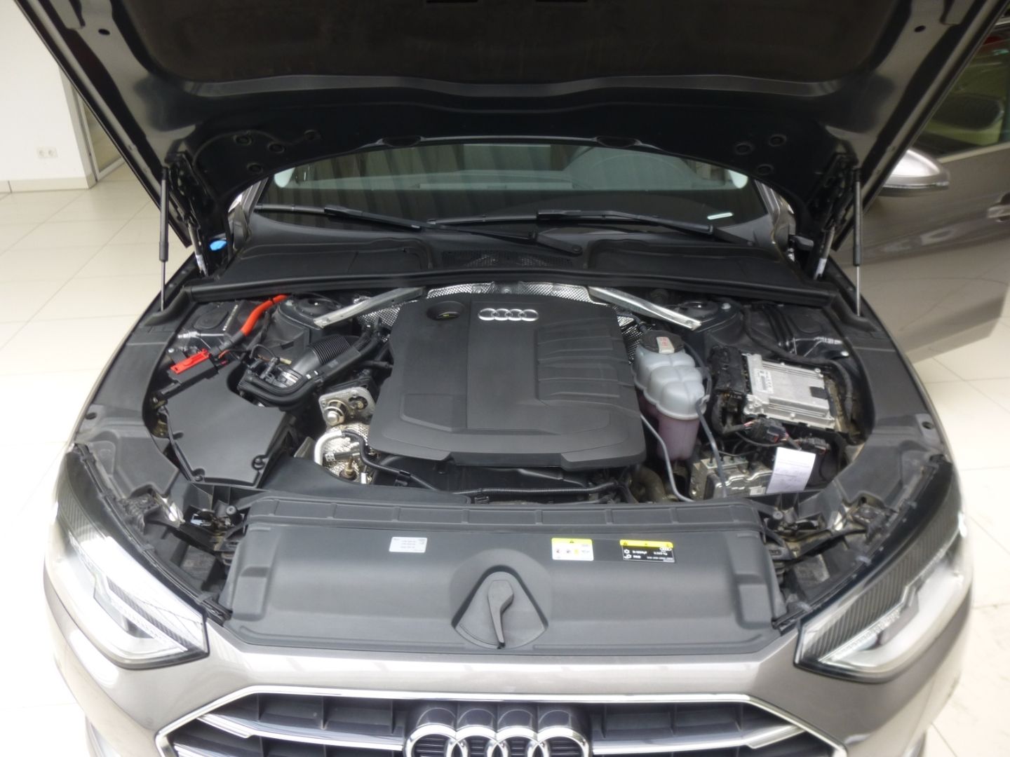 Audi A4 Avant 30 TDI advanced - Samsaru's Car Outlet