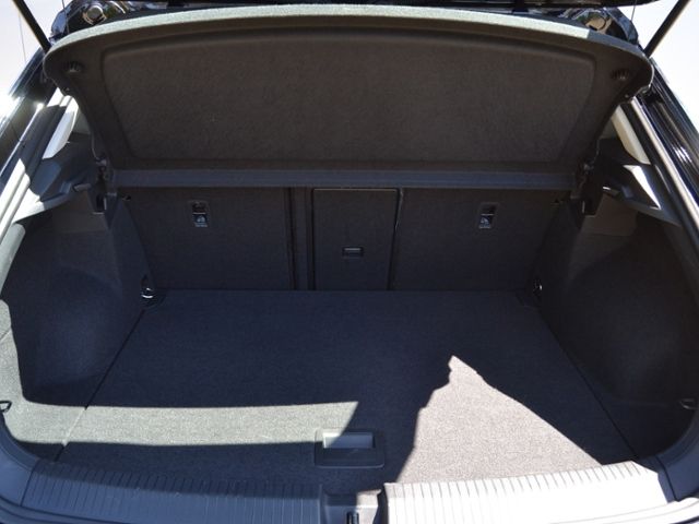 Volkswagen T-Roc 1.0 TSI Life - Samsaru's Car Outlet