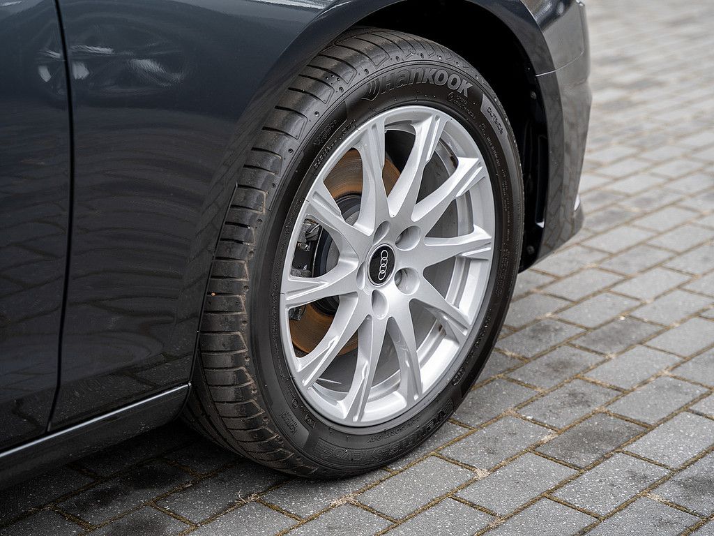 Audi A4 Avant 35 TFSI - Samsaru's Car Outlet