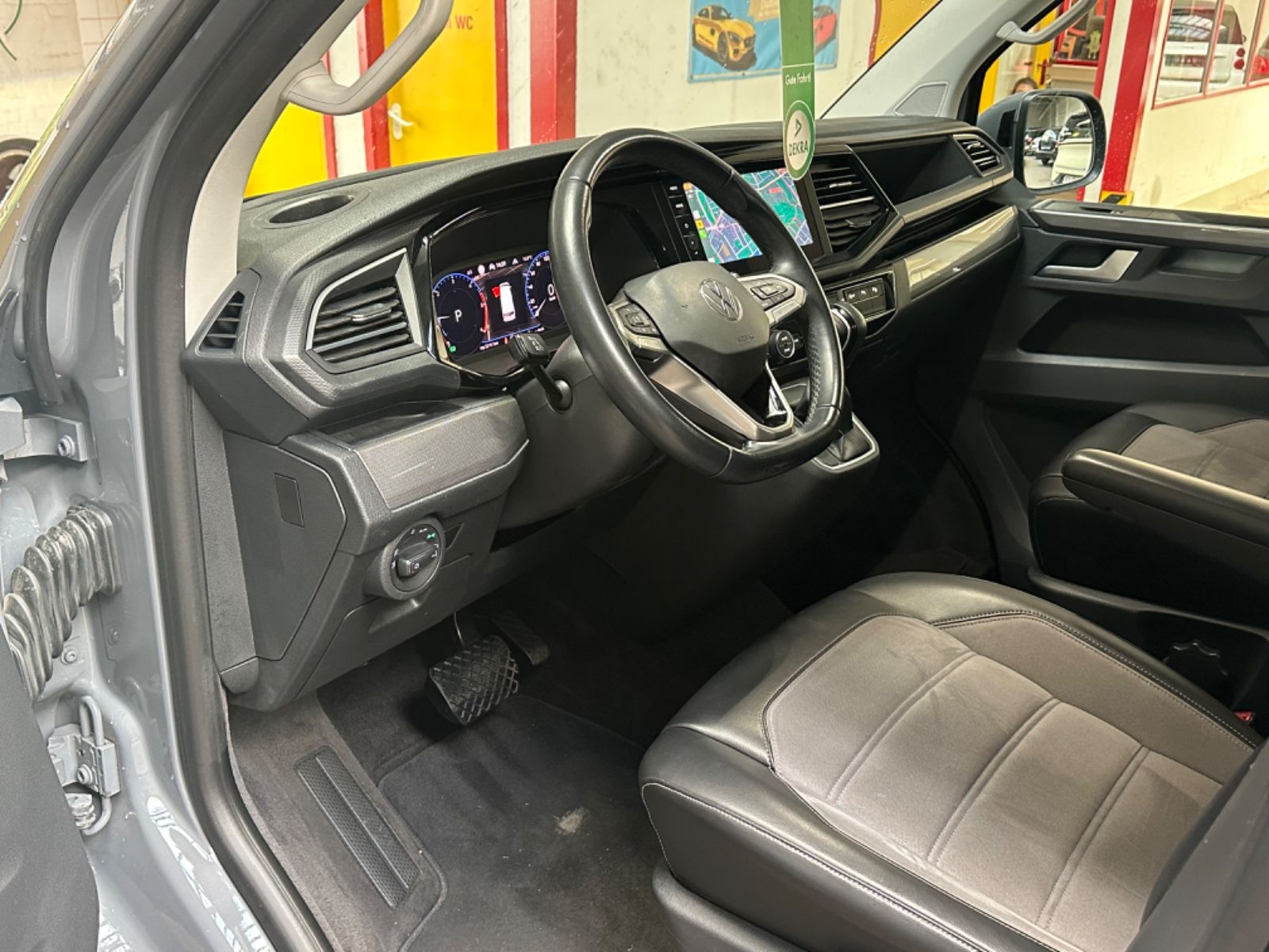 Volkswagen T6.1 MULTIVAN - Samsaru's Car Outlet