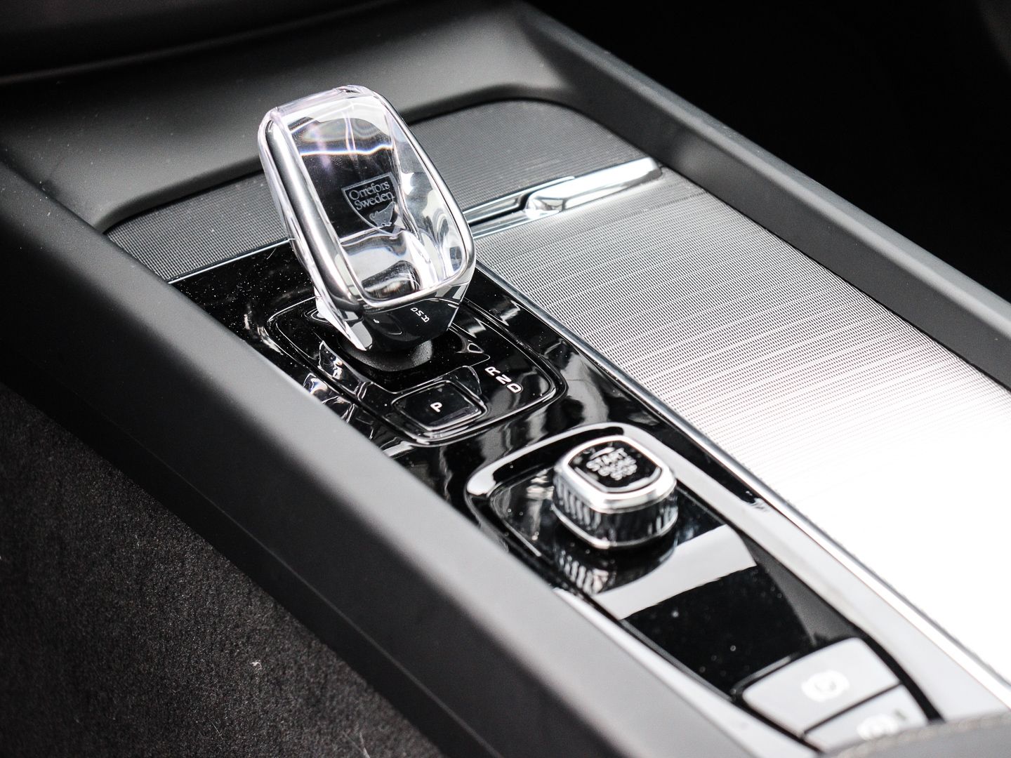 Volvo XC60 Plus Black Edition Recharge Plug-In Hybrid