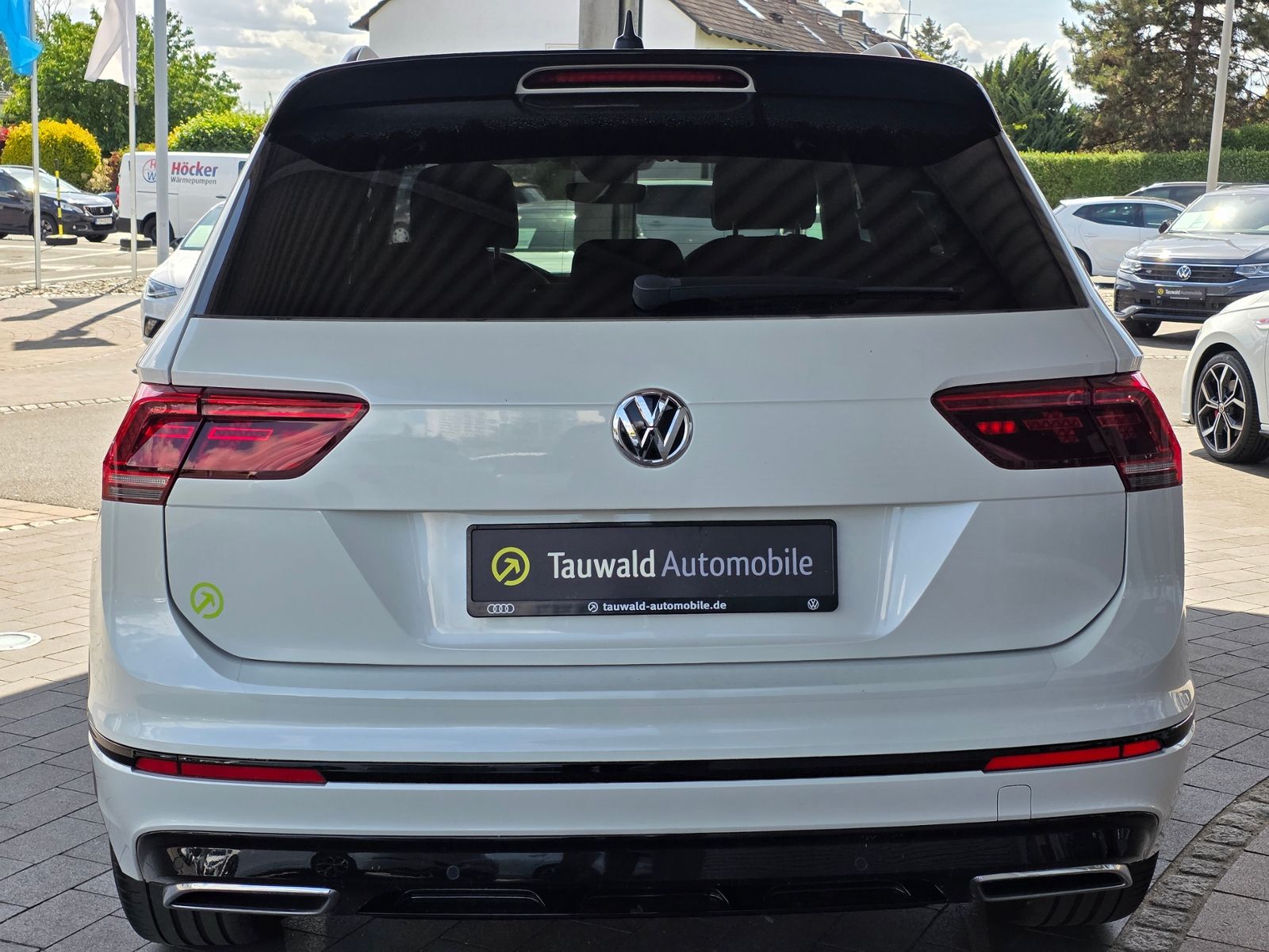 Volkswagen Tiguan 2.0 TSI DSG 4M R-Line - Samsaru's Car Outlet
