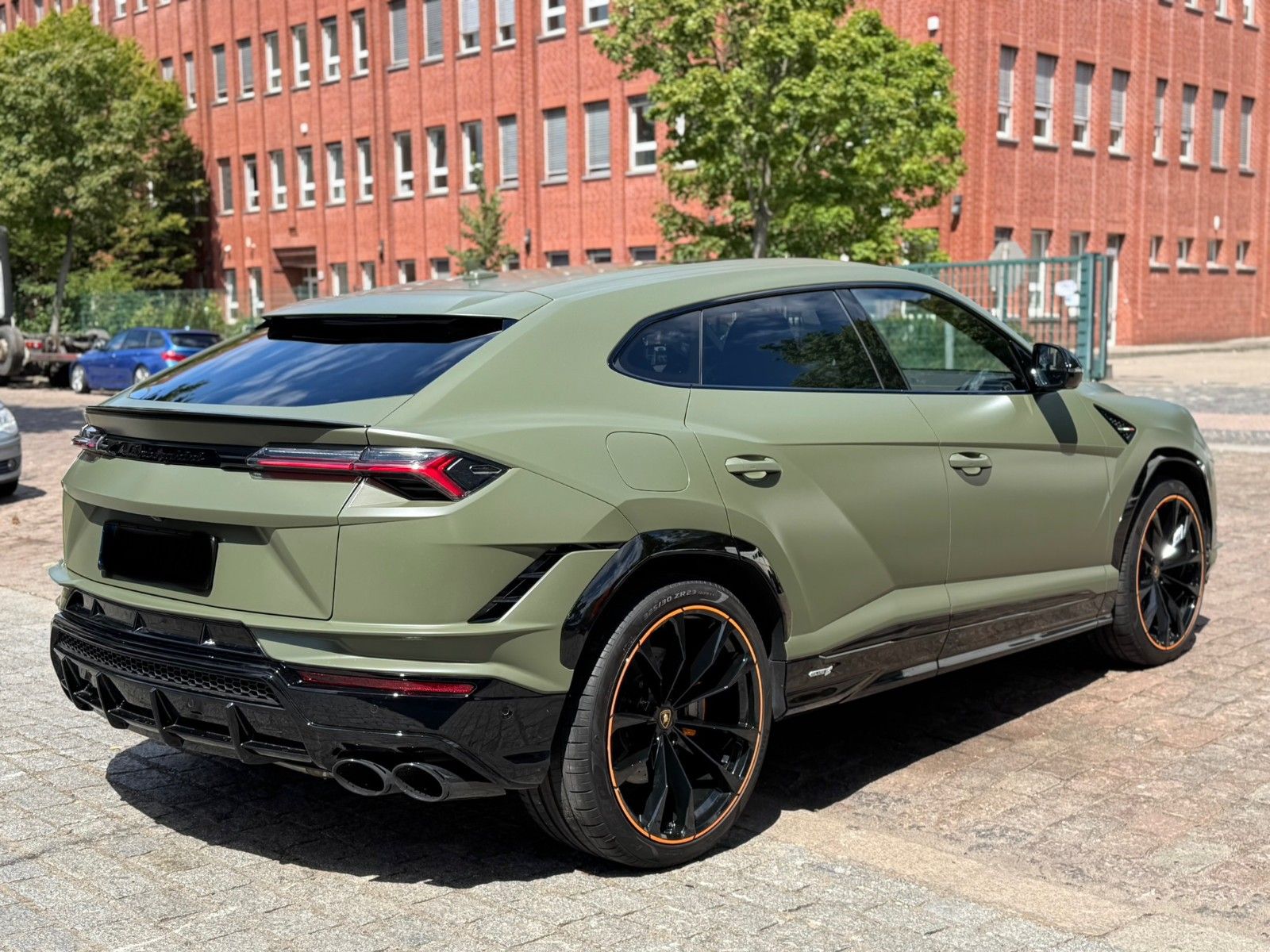 Lamborghini Urus 4.0 V8 S - Samsaru's Car Outlet