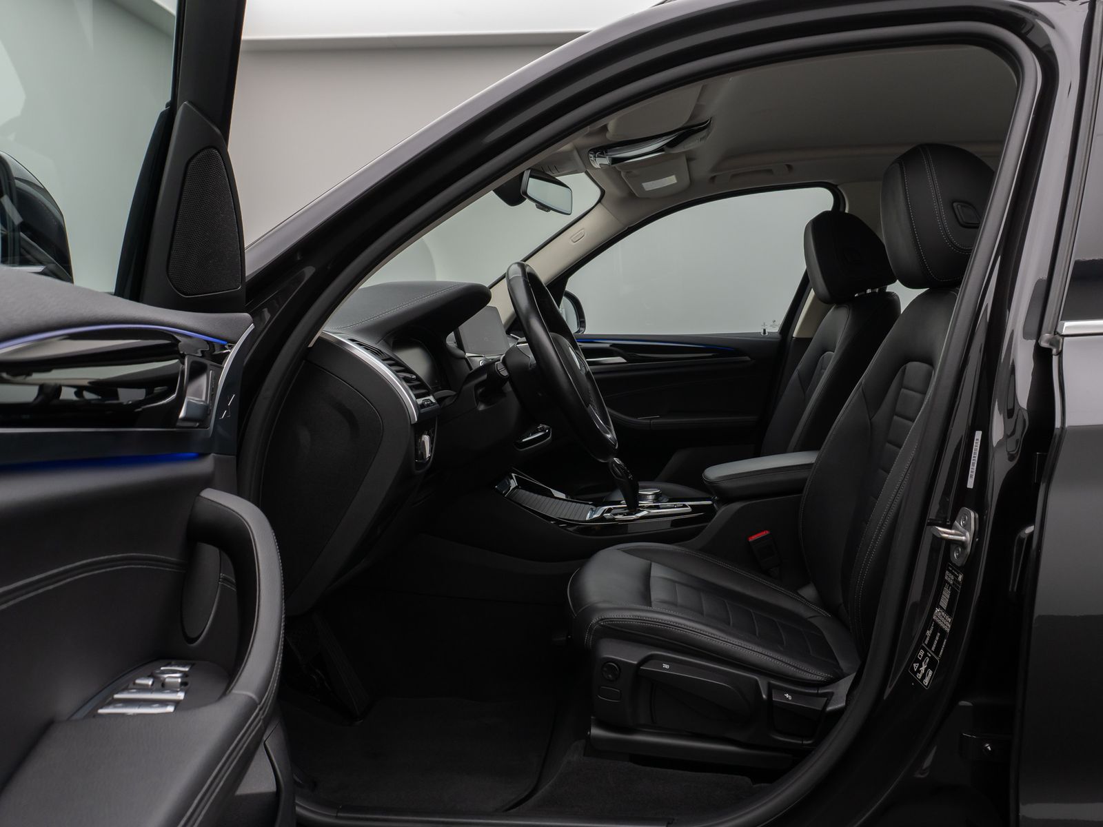 BMW X3 xD30d LuxuryLine - Samsaru's Car Outlet