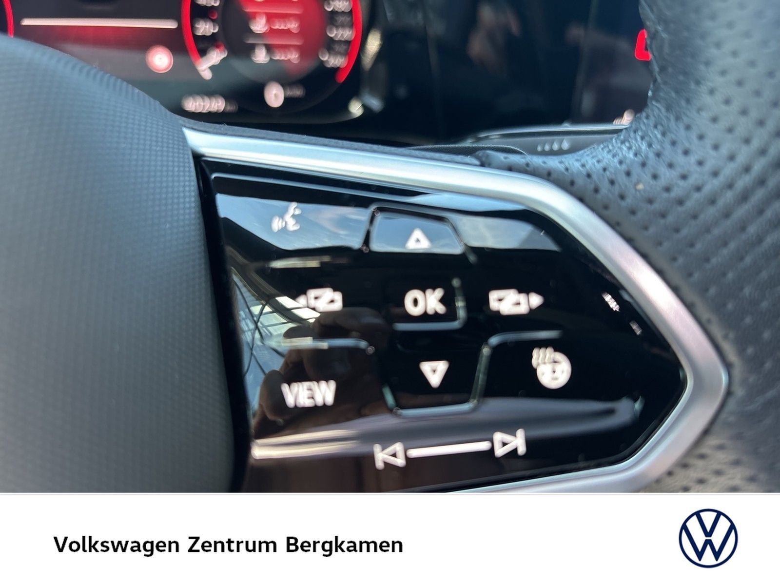 Volkswagen Golf 2.0 GTD ALU19 PANO H.KARDON MATRIX BLACK