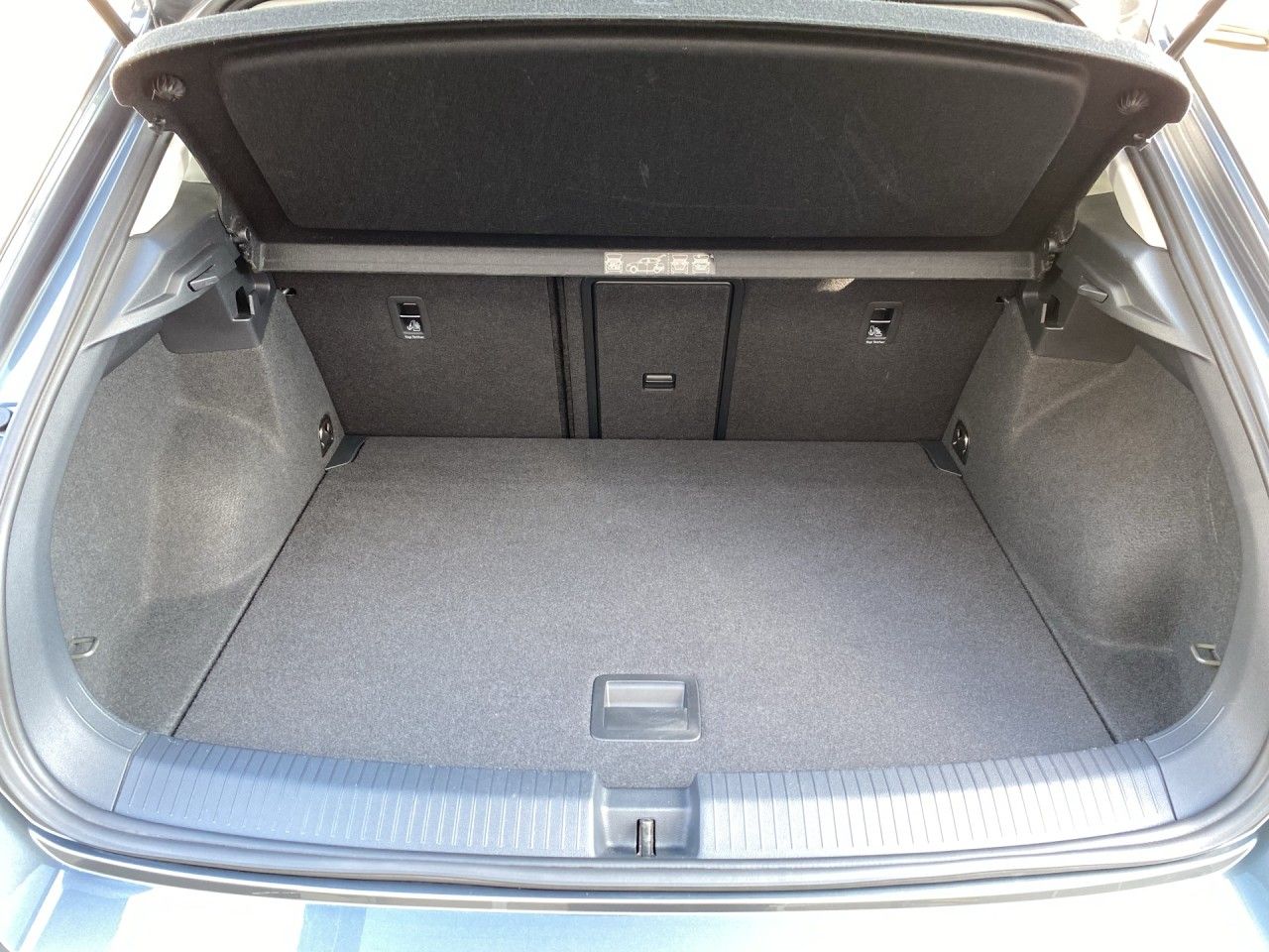 Volkswagen T-Roc 1.0 TSI United - Samsaru's Car Outlet