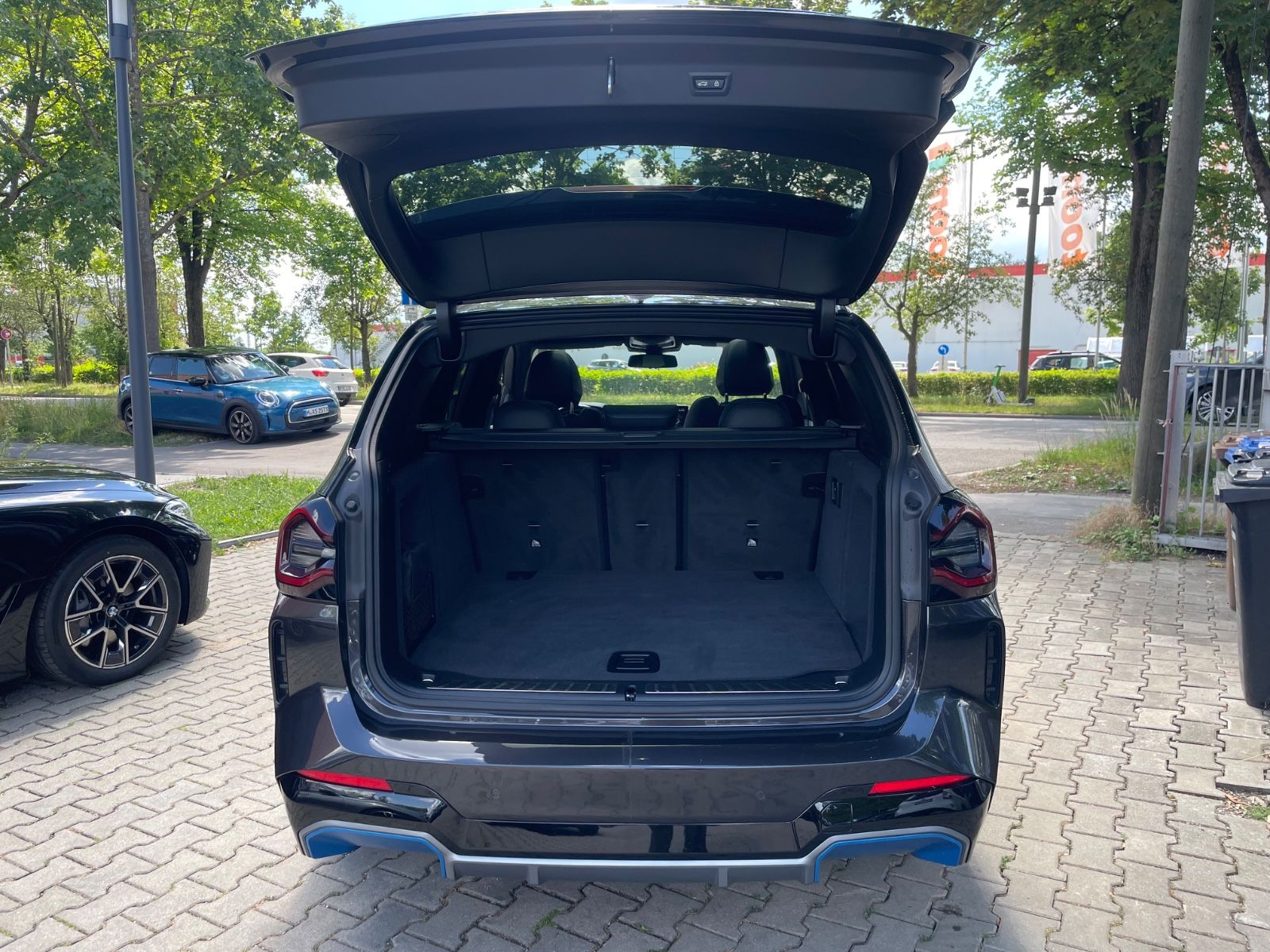 BMW iX3 Impressive*Panora*Head*360°*Laser*AHK*Kardon