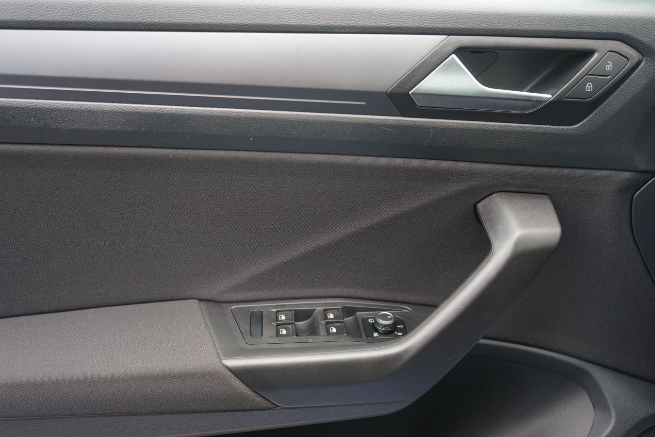 Volkswagen T-Roc 1.5 TSI Style - Samsaru's Car Outlet