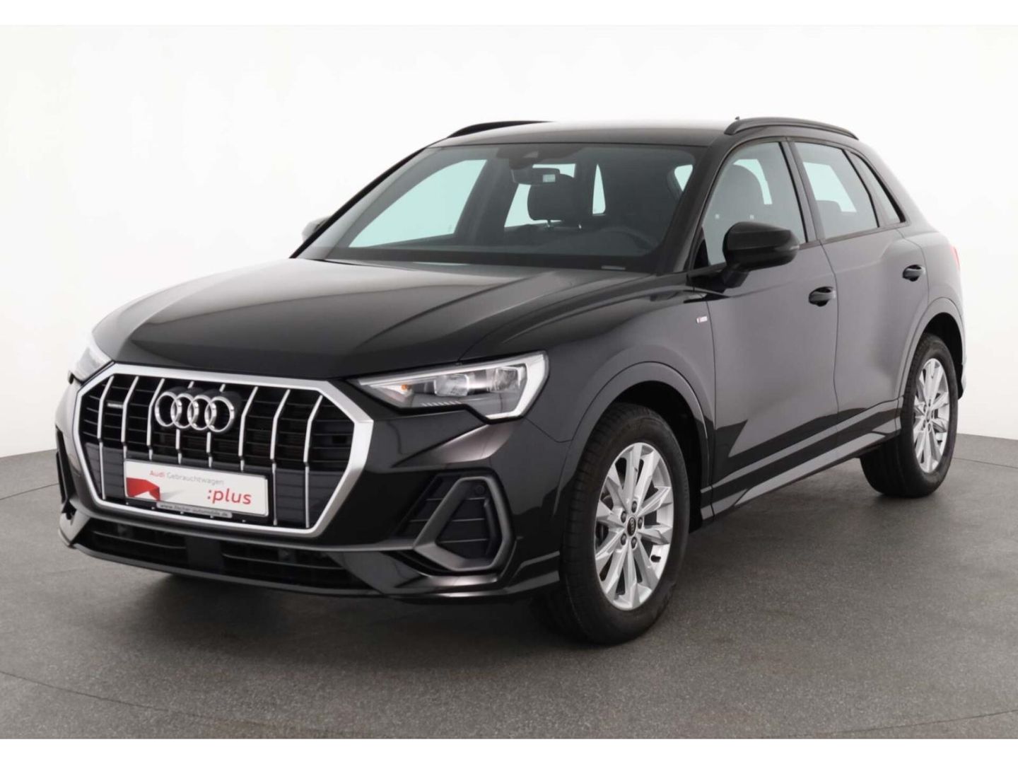 Audi Q3 35 TDI quattro S line - Samsaru's Car Outlet