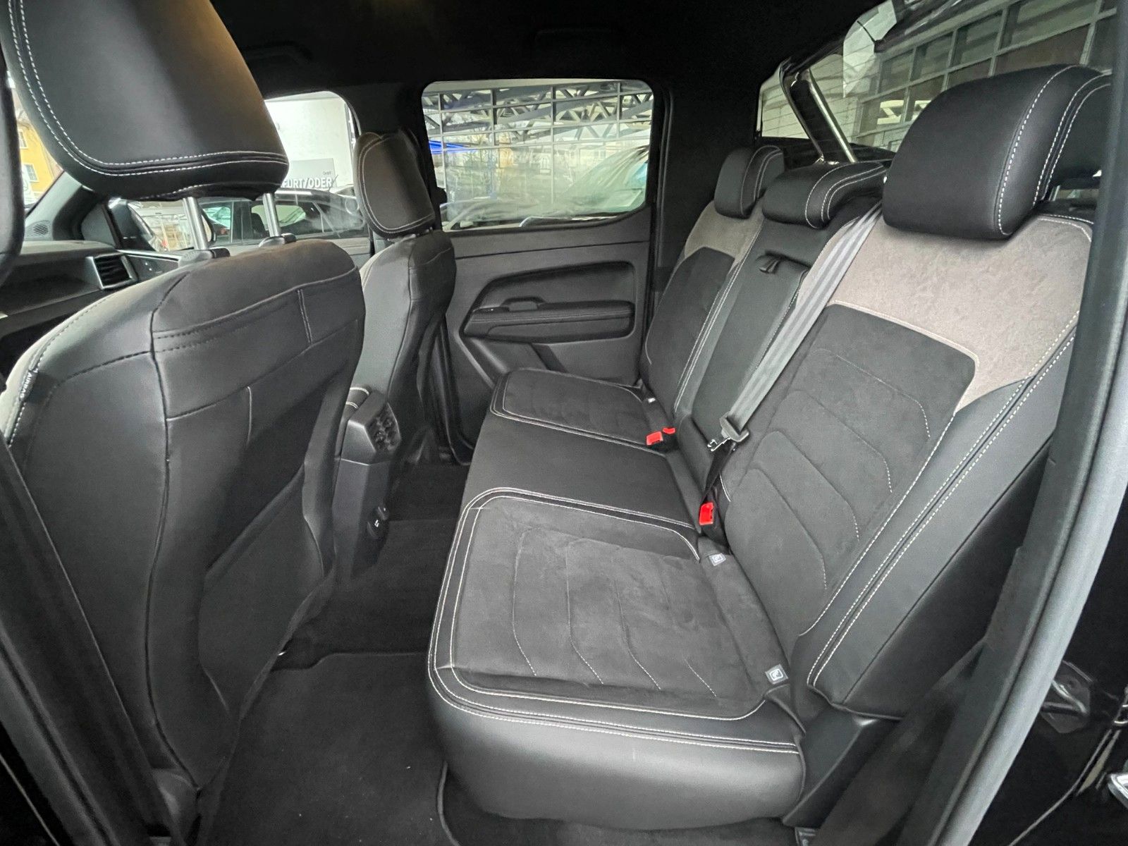 Volkswagen Amarok 3.0 V6 TDI Style 4MOTION - Samsaru's Car Outlet