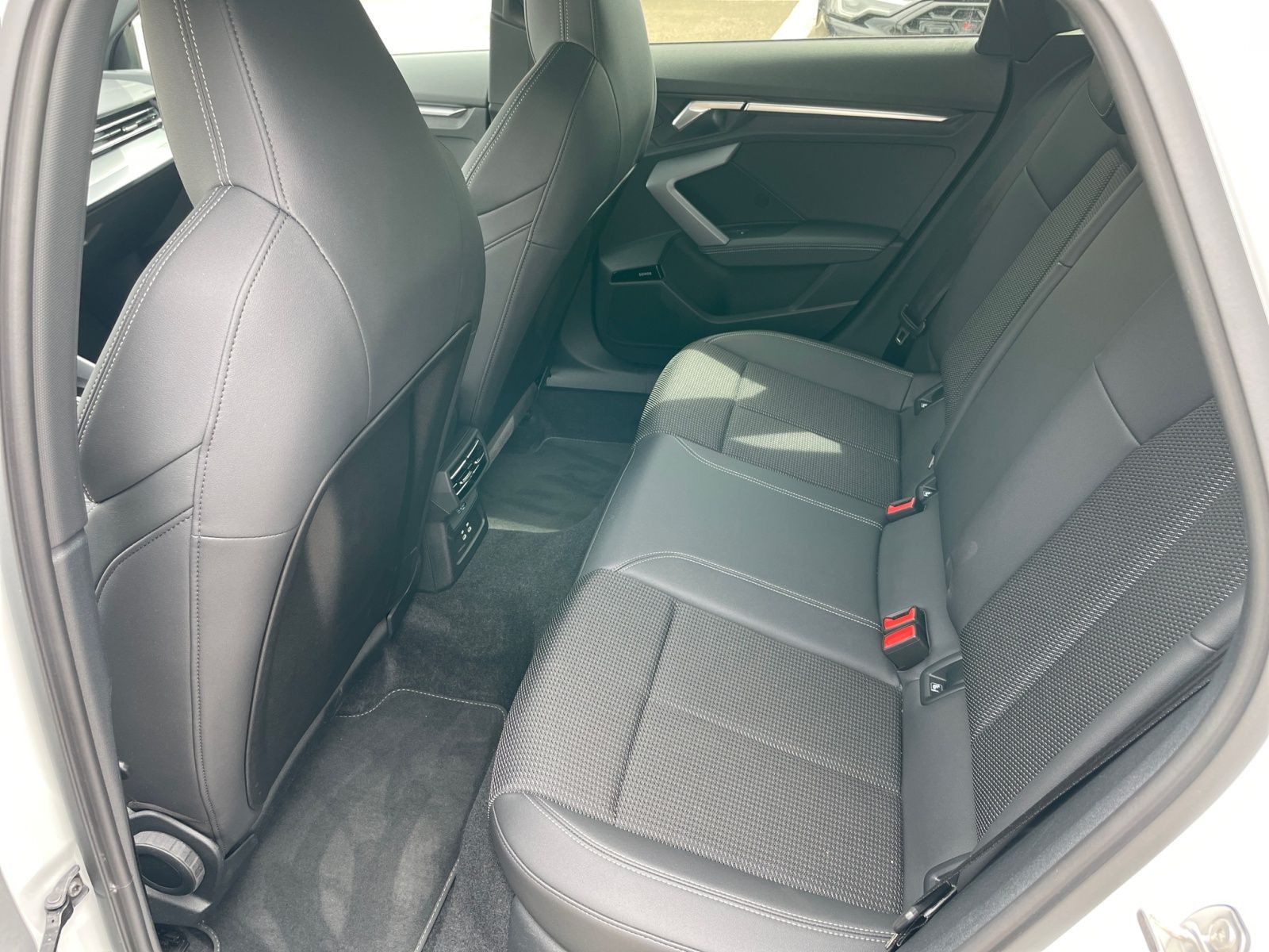 Audi A3 Sportback 35 TFSI S-Tronic S-Line - Samsaru's Car Outlet