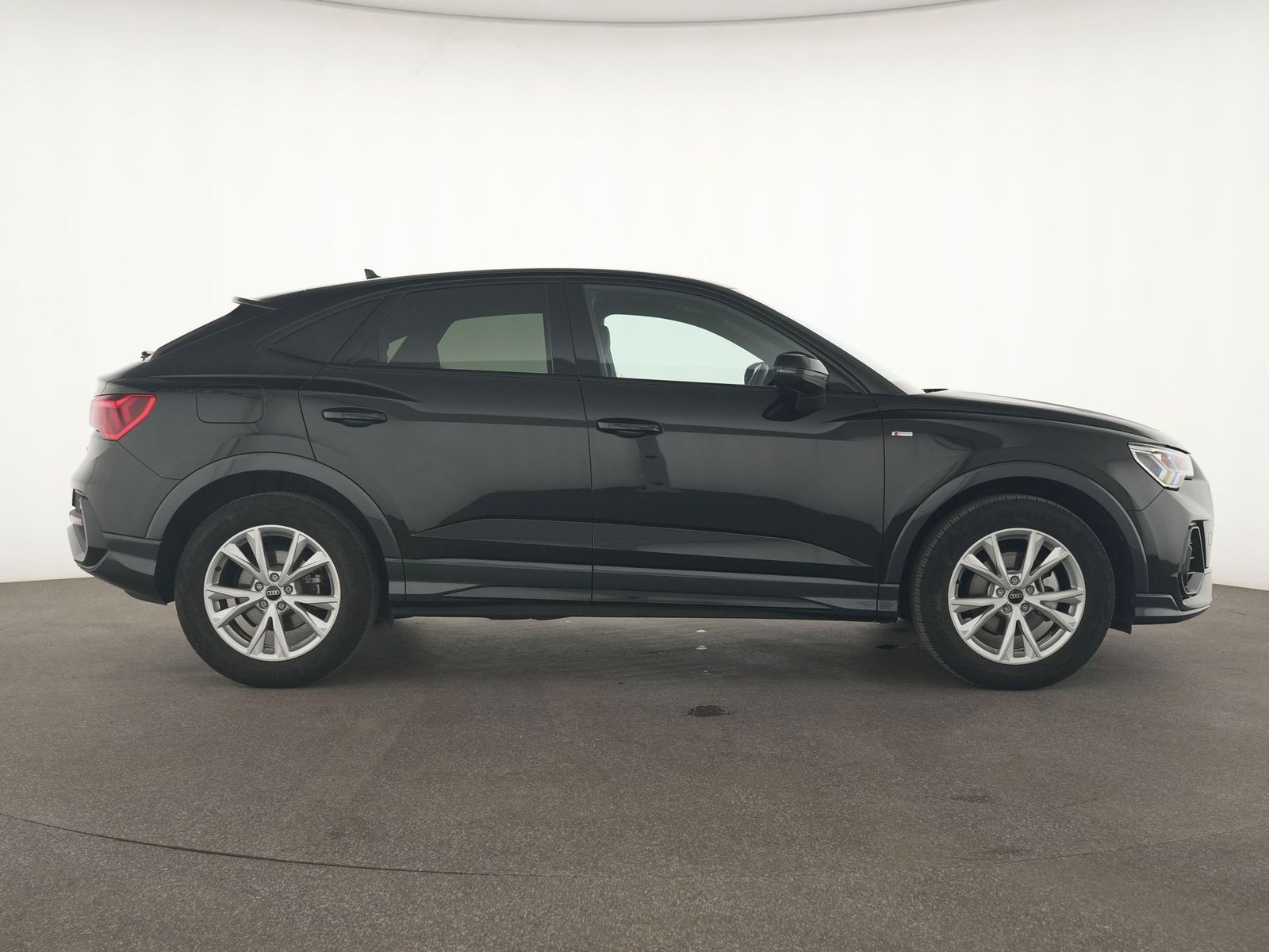 Audi Q3 Sportback S-Line - Samsaru's Car Outlet