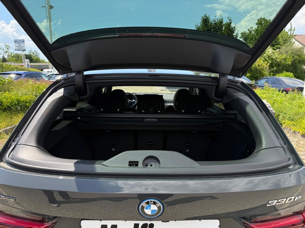 BMW 330e xDr. T M Sport Pro ACC HUD Pano Ha/Ka AHK 1
