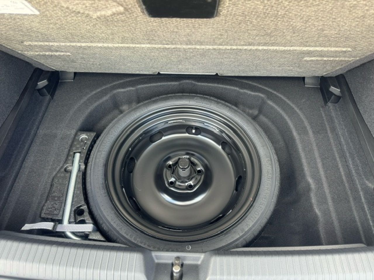 Volkswagen Golf VIII Move 1.5 TSI - Samsaru's Car Outlet