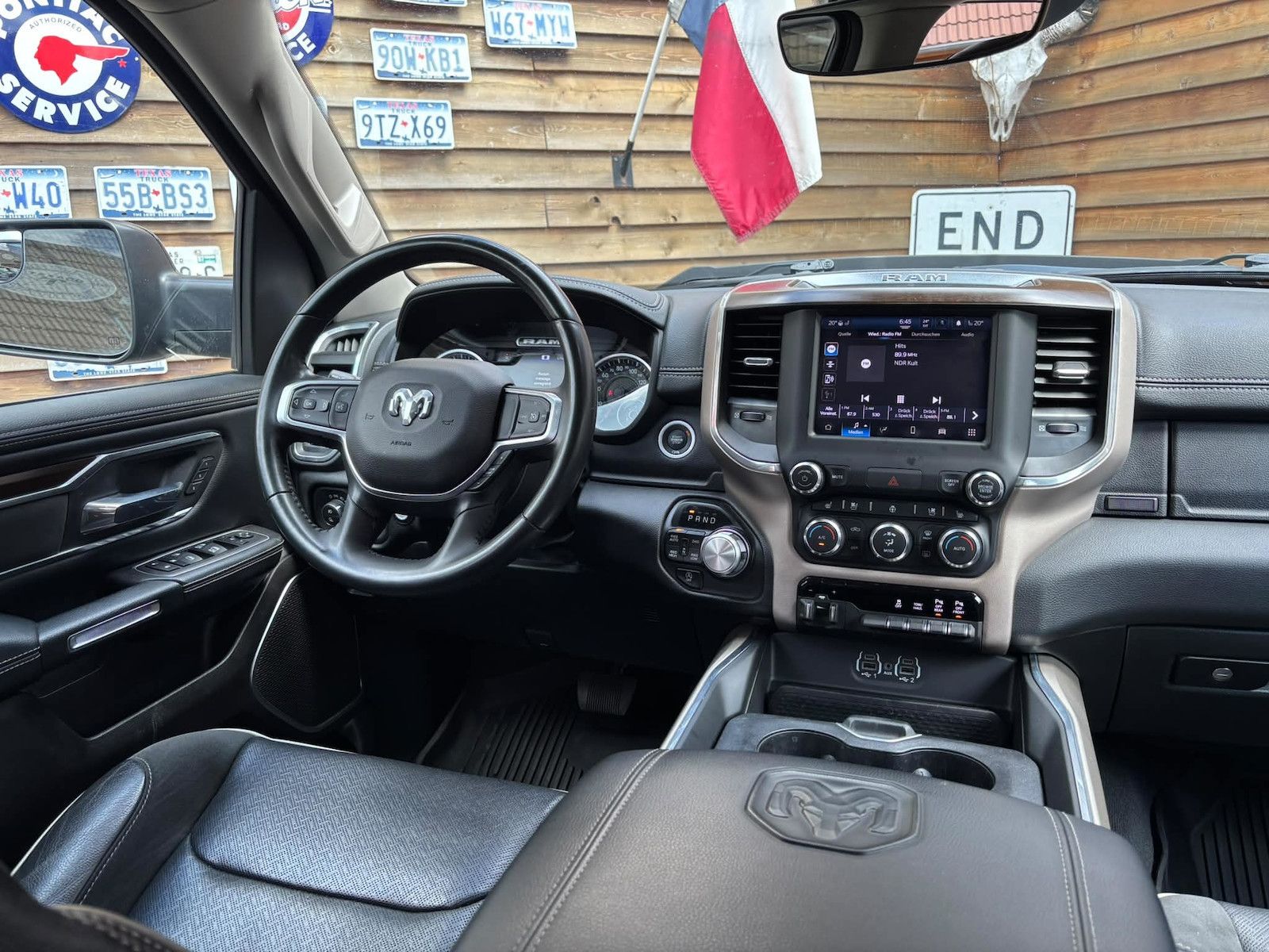 Dodge RAM 1500 Laramie 5.7L AHK Memory 4x4 Alpine LPG