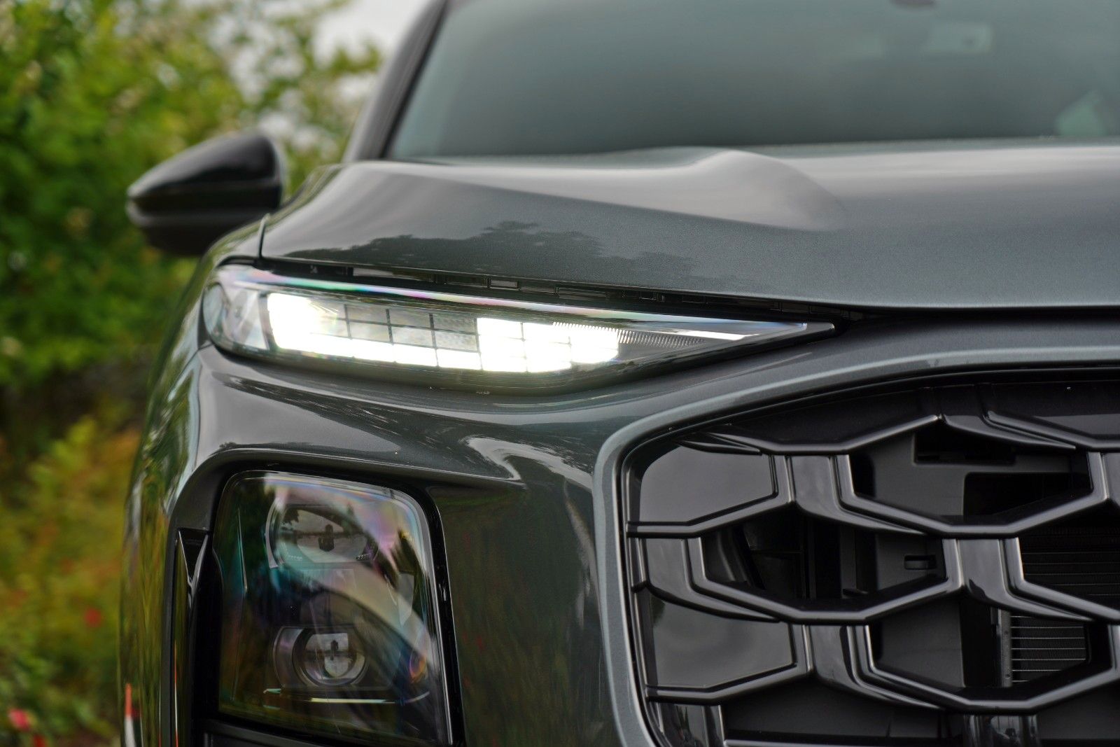 Audi Q3 SUV e-hybrid AHK S-LINE PANO TECH PRO MATRIX