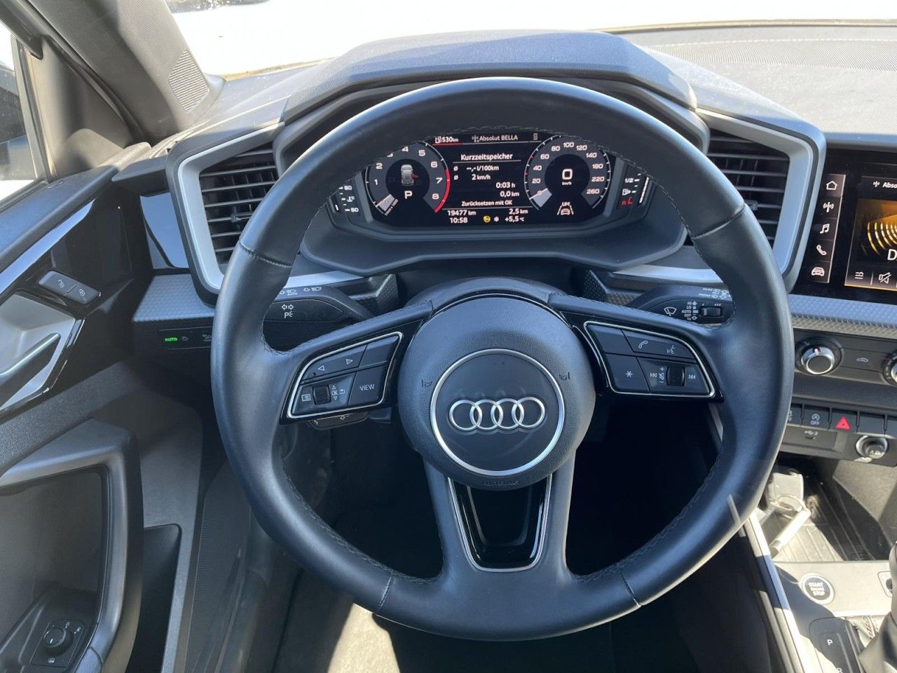 Audi A1 Sportback 1,0 TFSI Advanced S-Tronic - Samsaru's Car Outlet
