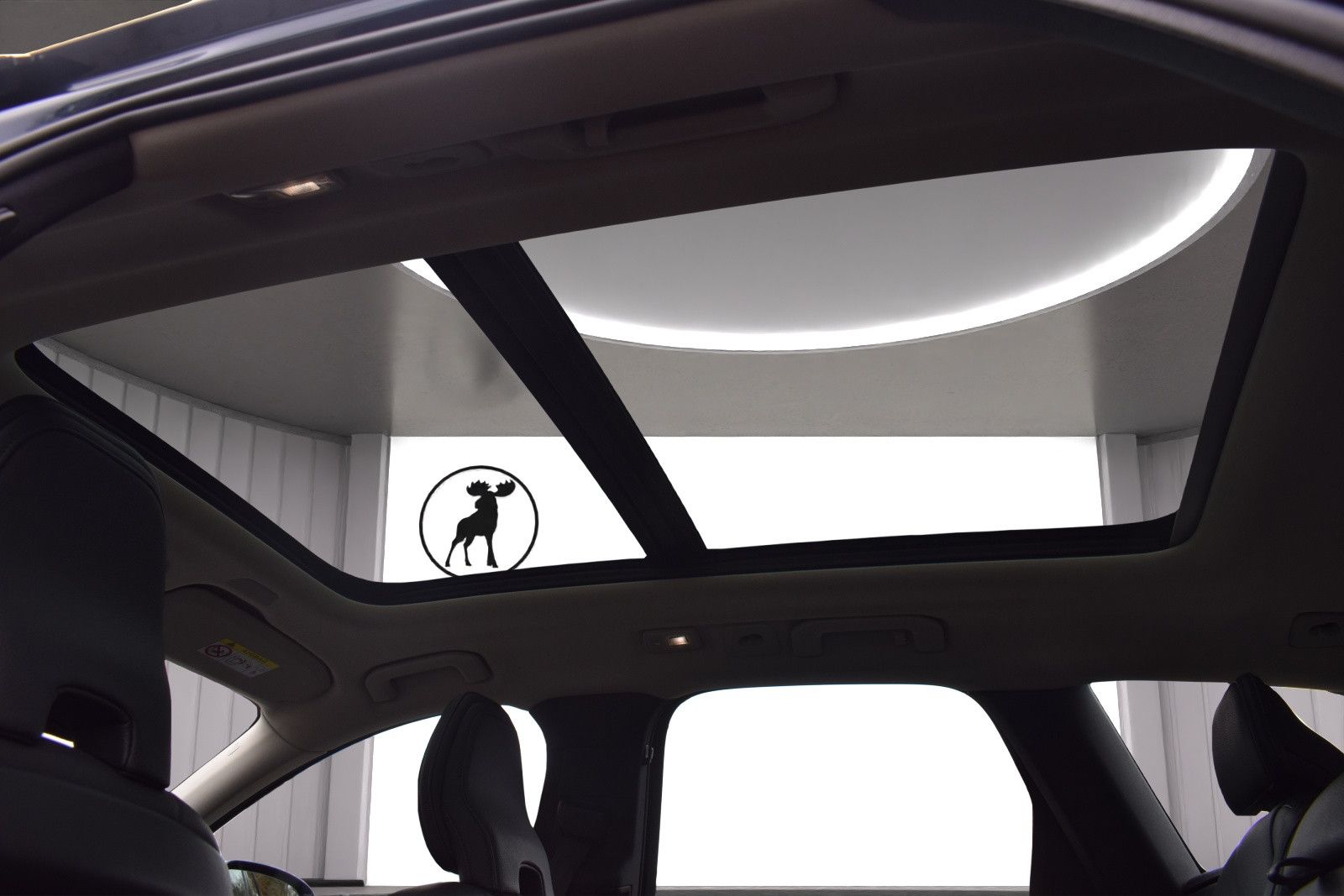 Volvo XC60 Ultimate Bright - Samsaru's Car Outlet