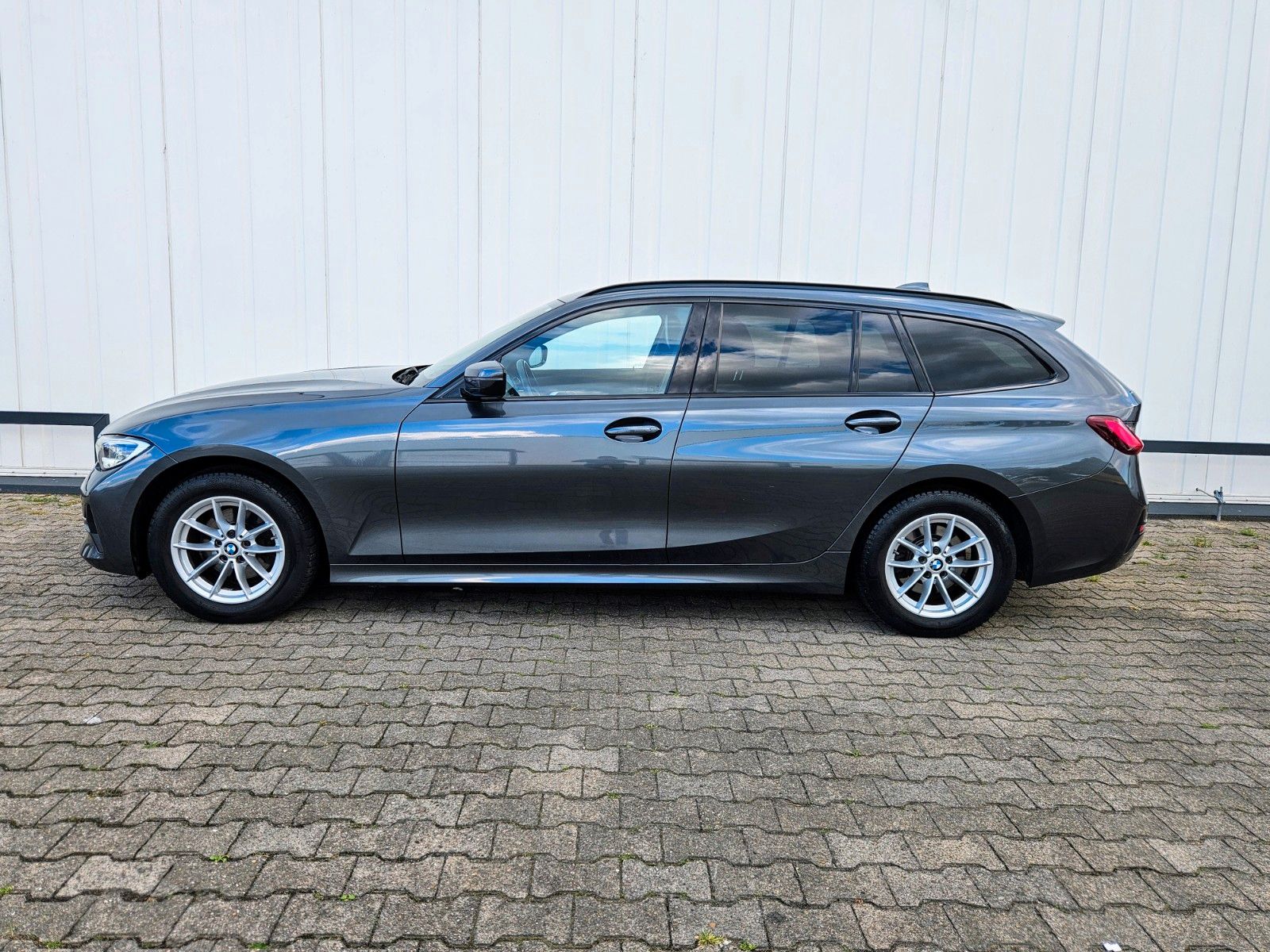 BMW 320d SPORT LINE - Samsaru's Car Outlet
