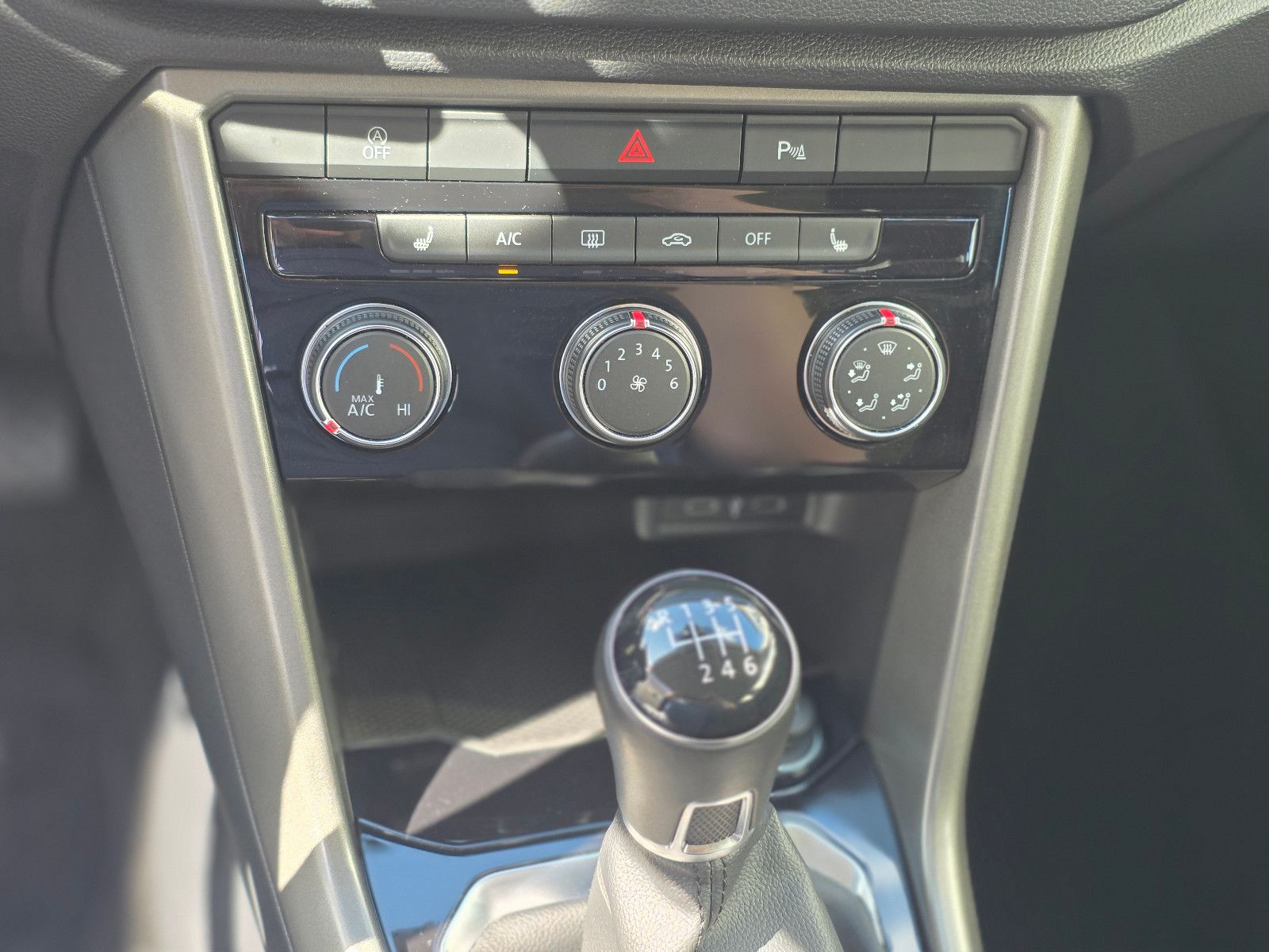 Volkswagen T-Roc Style 1.5 TSI - Samsaru's Car Outlet