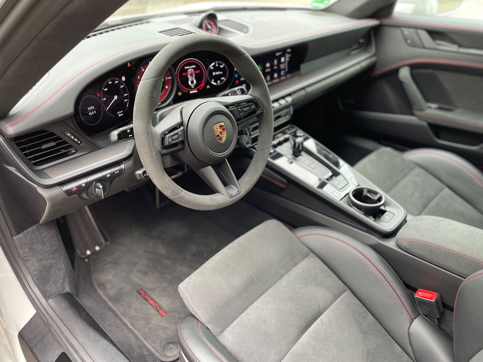 Porsche 911 Carrera GTS - Samsaru's Car Outlet