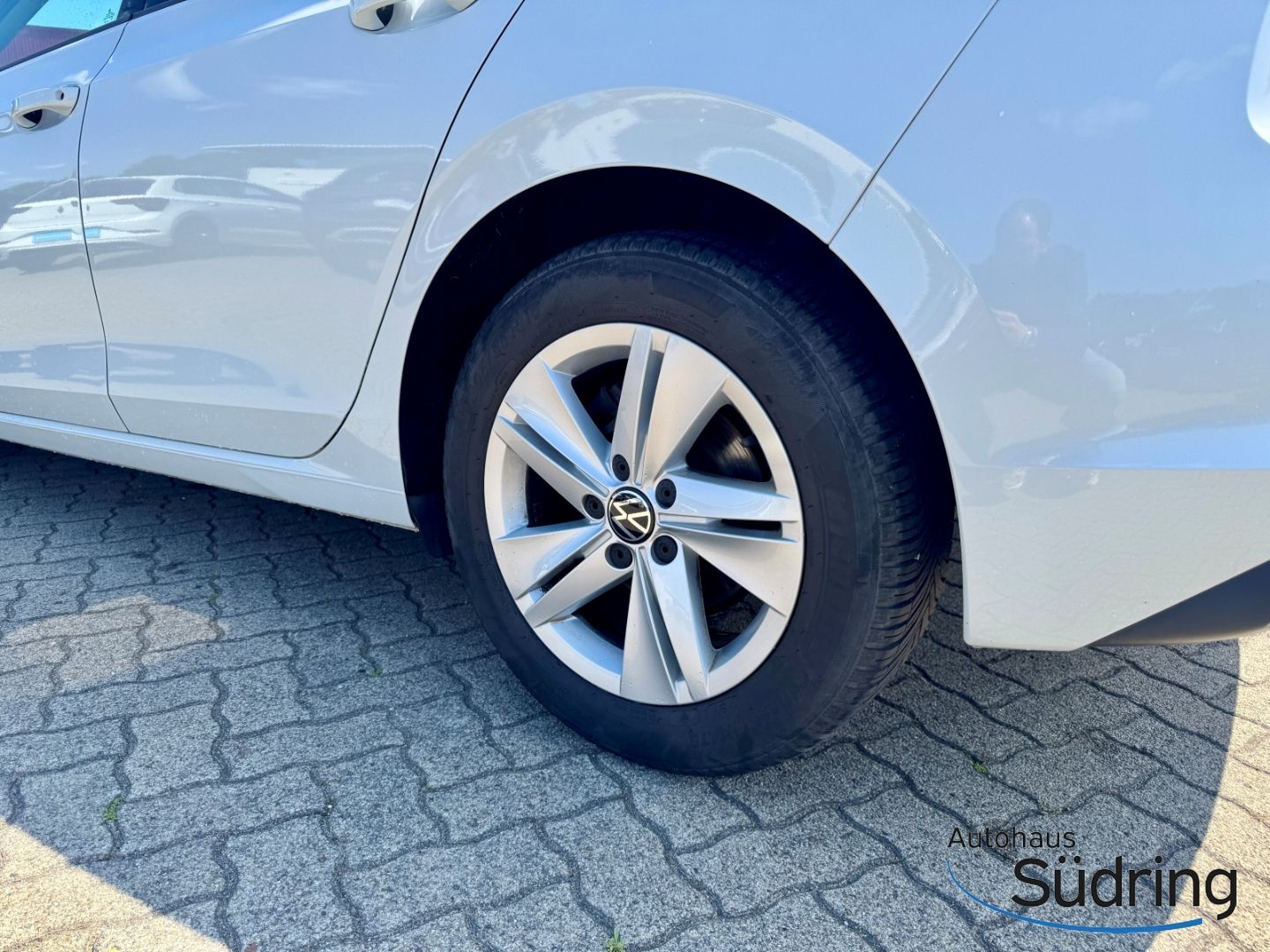 Volkswagen Golf VIII 1.0 TSI Life - Samsaru's Car Outlet