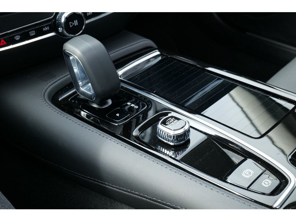 Volvo S60 Lim. T8 Ultimate Dark Recharge Plug-In Hybri