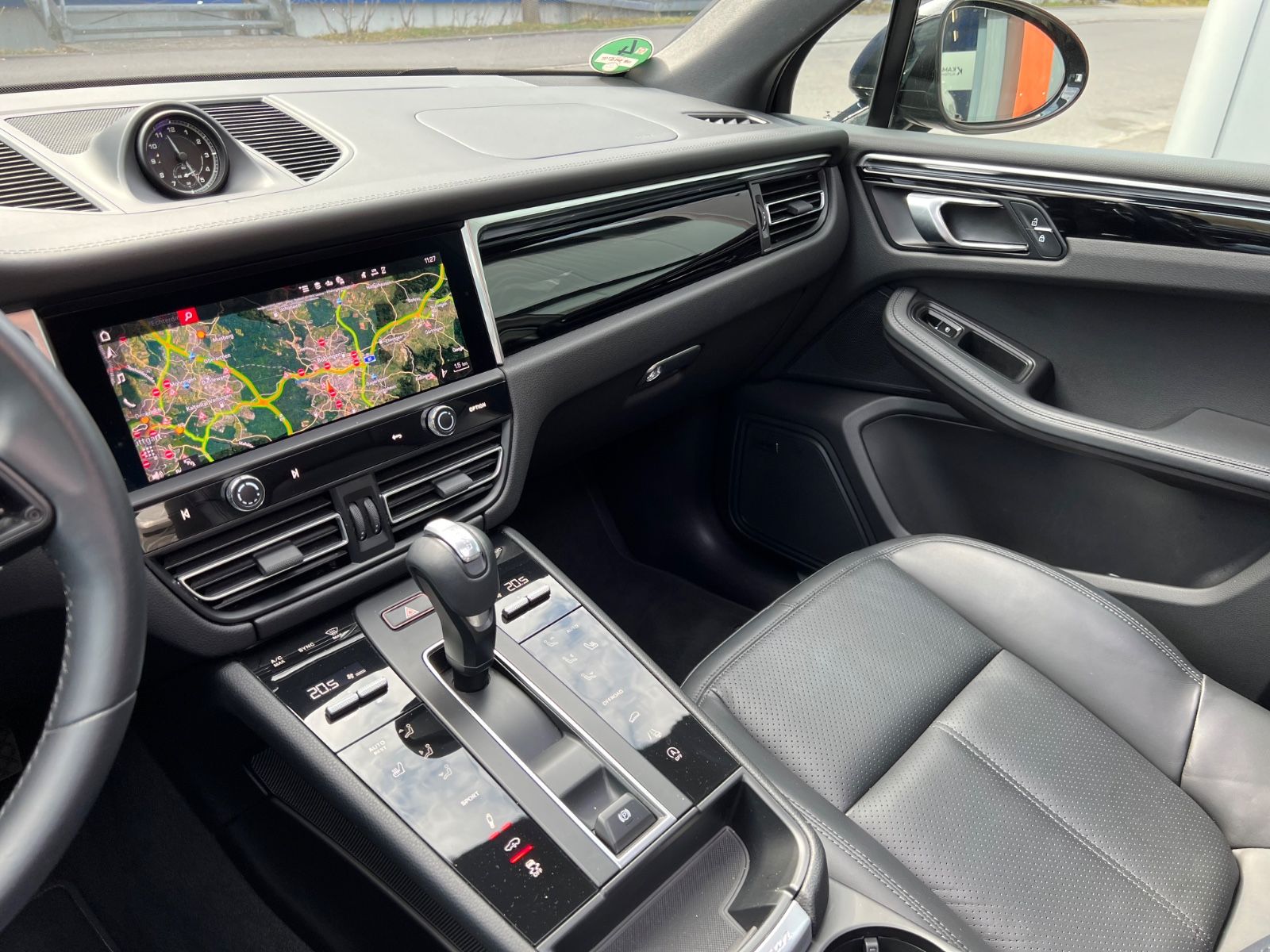 Porsche Macan S - Samsaru's Car Outlet