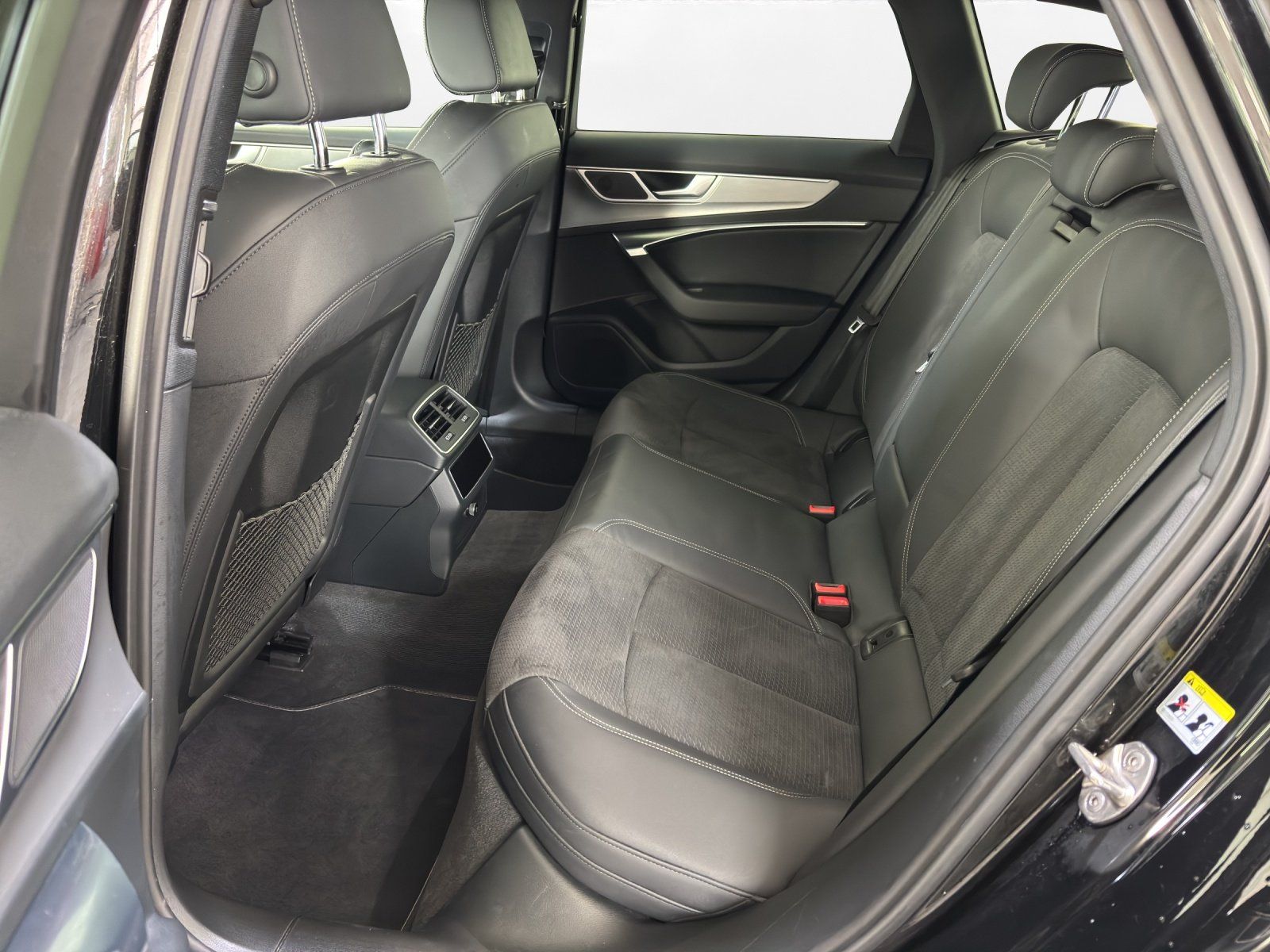 Audi A6 Avant 55 TFSI e quattro S tronic S line | AHK