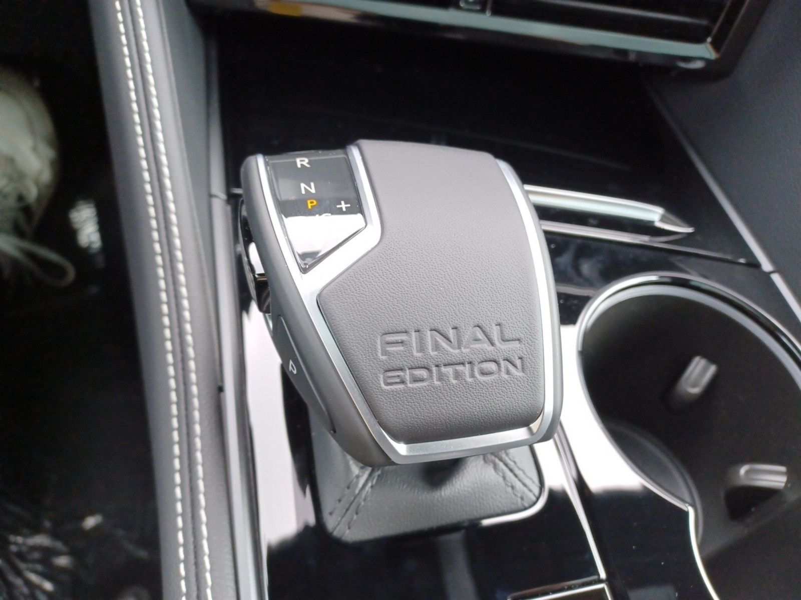 Volkswagen Touareg R-Line FINAL EDITION Black Style VOLL