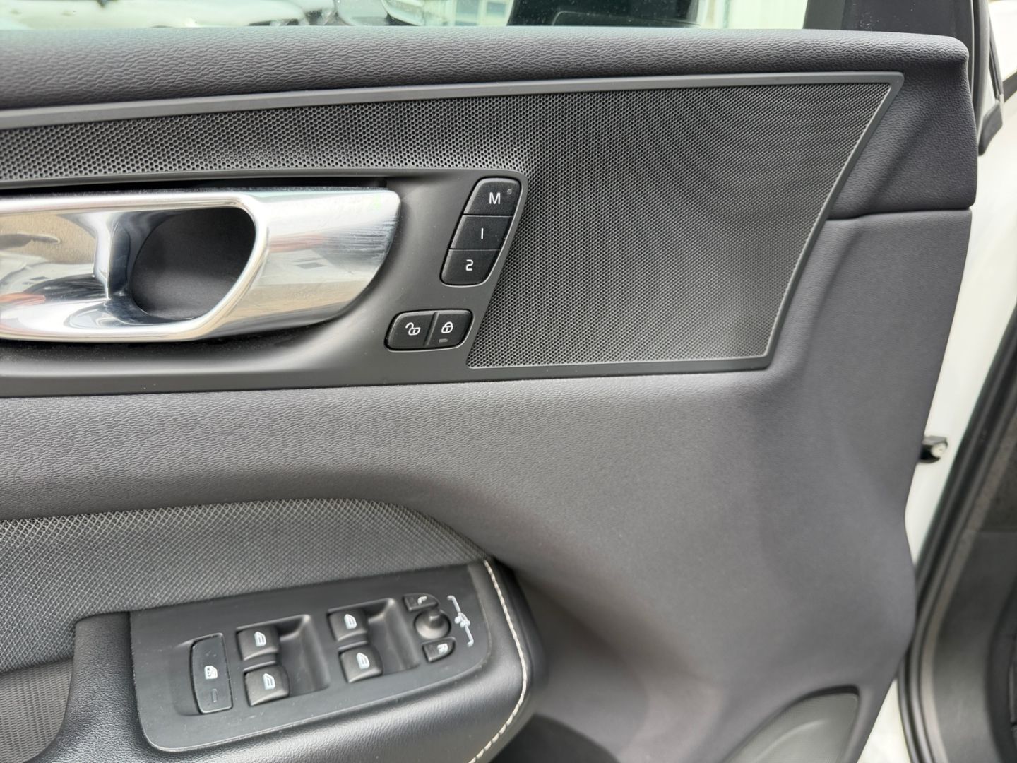 Volvo XC60 T8 R Design Recharge AWD Pano 360° Memory