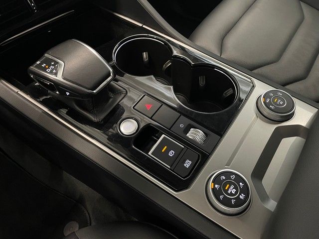 Volkswagen TOUAREG 3.0 V6 TDI Elegance 4Motion - Samsaru's Car Outlet