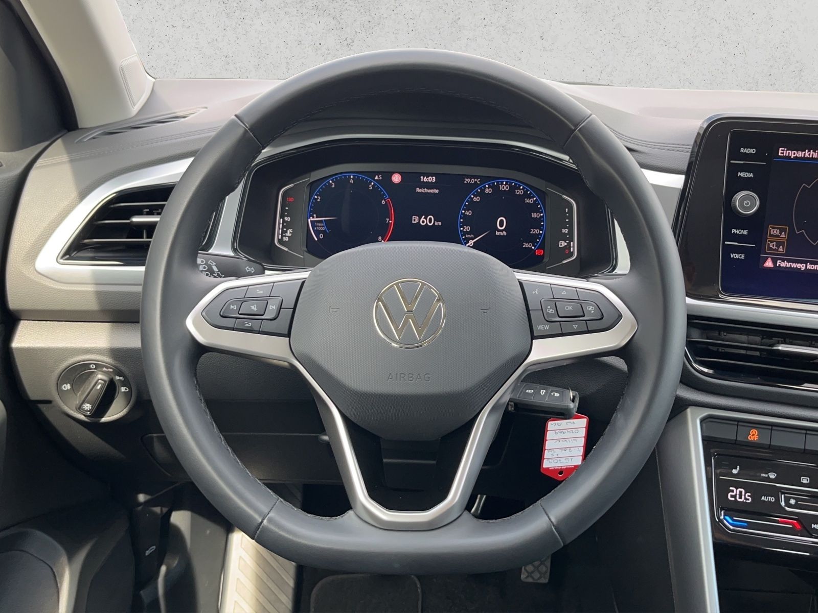 Volkswagen T-Roc 1.5 TSI Life - Samsaru's Car Outlet
