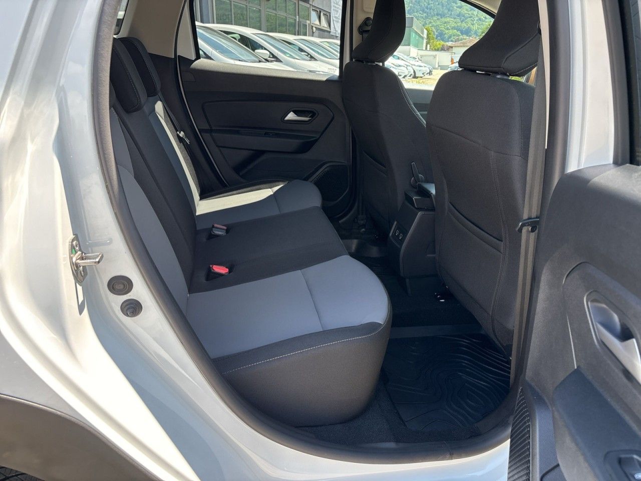 Dacia Duster II Extreme TCe 150 4WD - Samsaru's Car Outlet