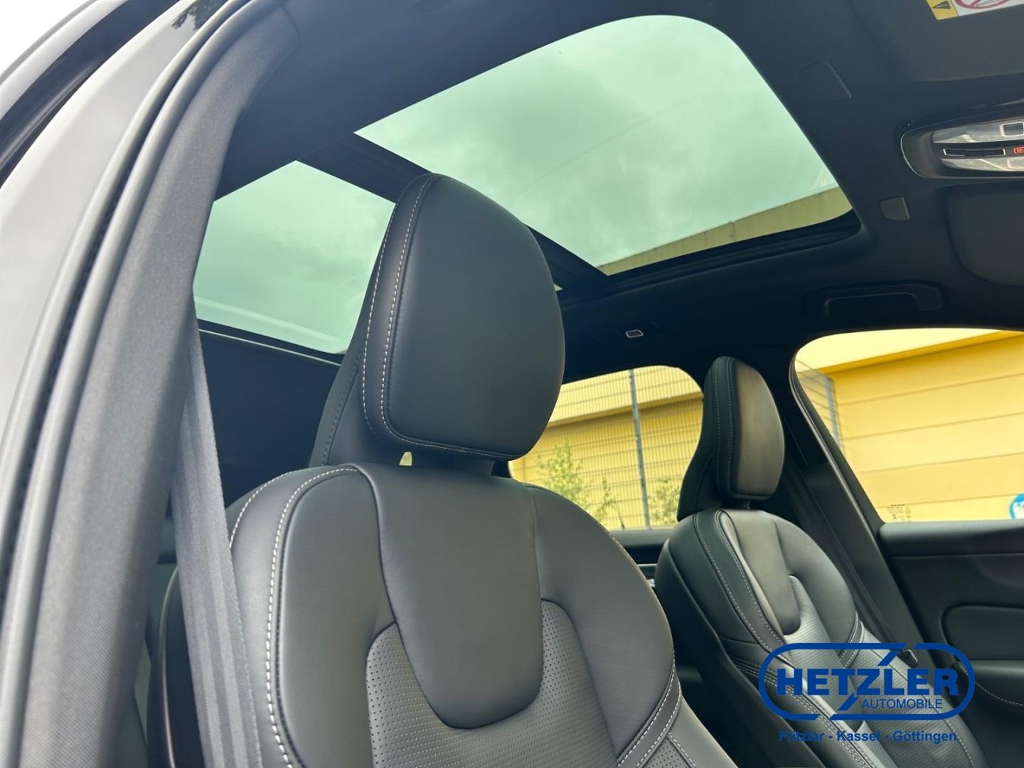 Volvo XC60 Ultra Black Edition Recharge Plug-In Hybrid