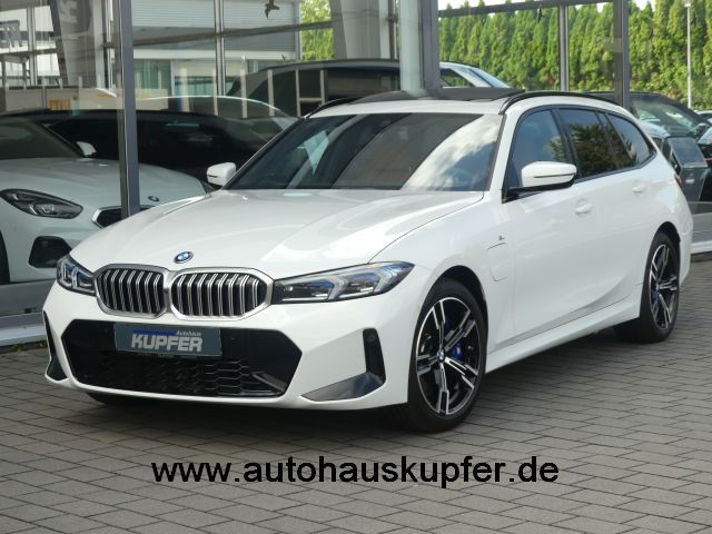 BMW 330 eDrive Tour M Sportp.°Pano° AHK°AdLED°elSitz