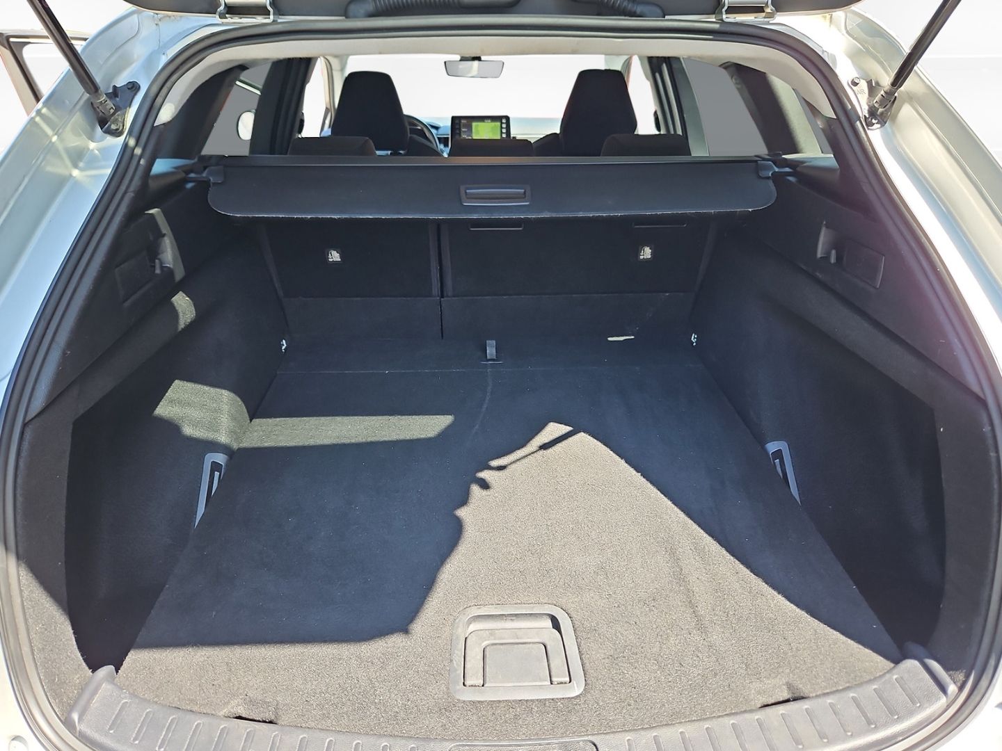 Toyota Corolla Touring Sports 1.8 Hybrid - Samsaru's Car Outlet