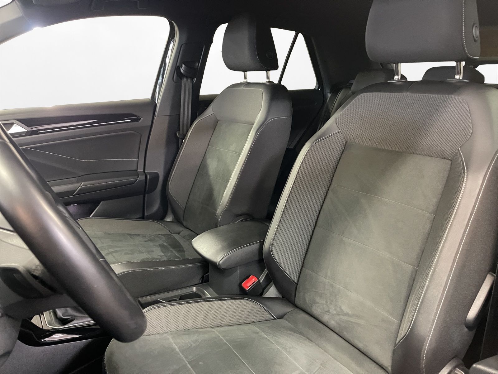 Volkswagen T-Roc 1.5 TSI Style - Samsaru's Car Outlet