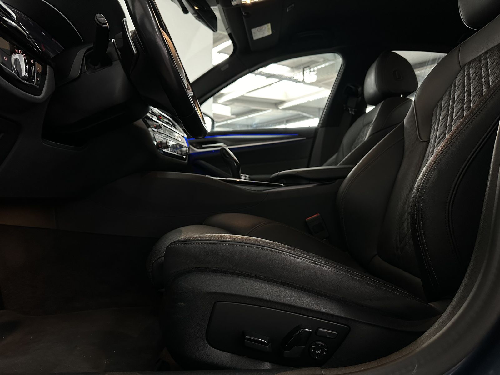 BMW 520 d xDrive M Sport |H-UP |H&K |BUSINESS|LED