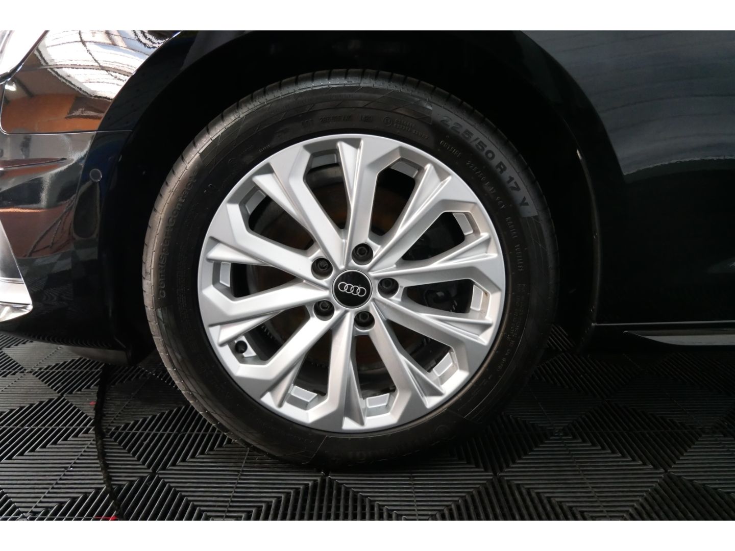 Audi A4 Av 30 TDI advanced - Samsaru's Car Outlet