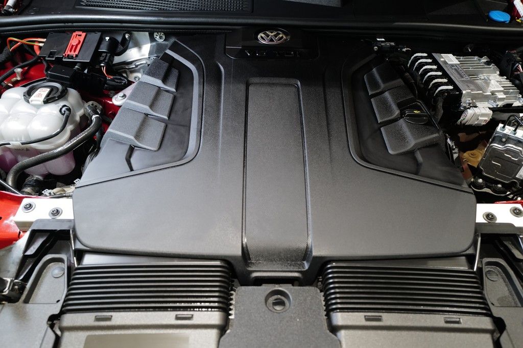 Volkswagen Touareg 3.0TDI R-Line - Samsaru's Car Outlet