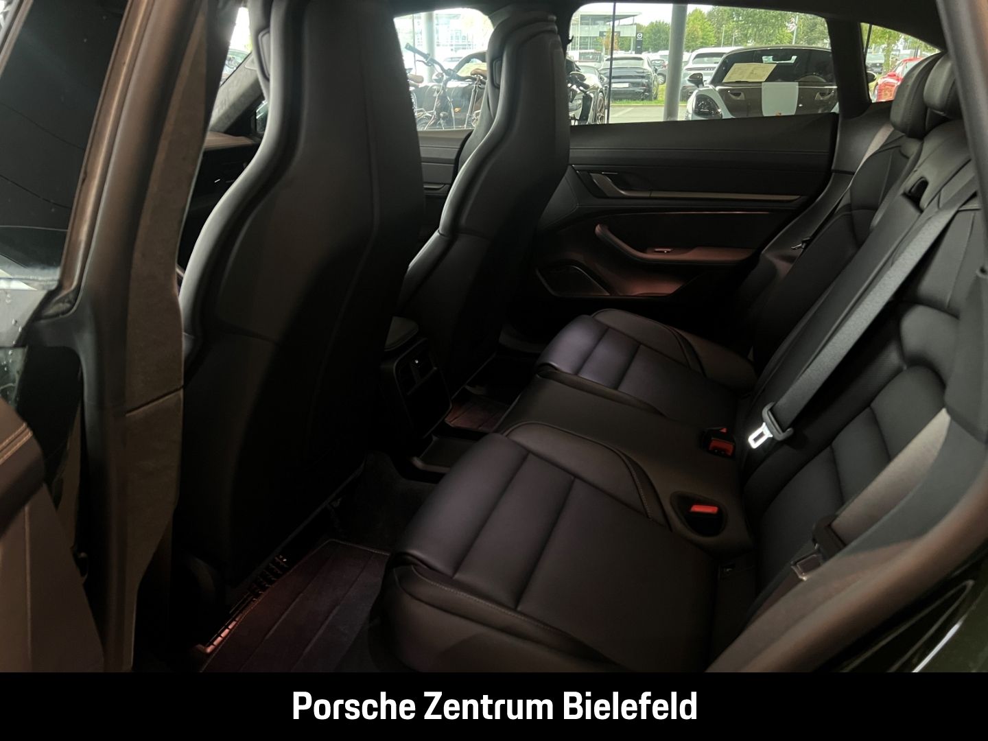 Porsche Taycan Turbo S Cross Turismo Burmester LED